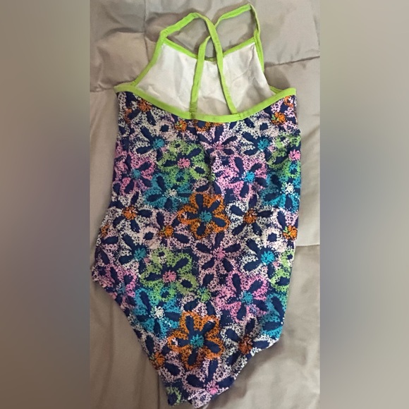 GIRLS LARGE SWIMSUIT - Picture 4 of 4